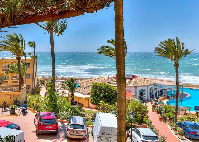 Beachfront Dona Lola Apartment