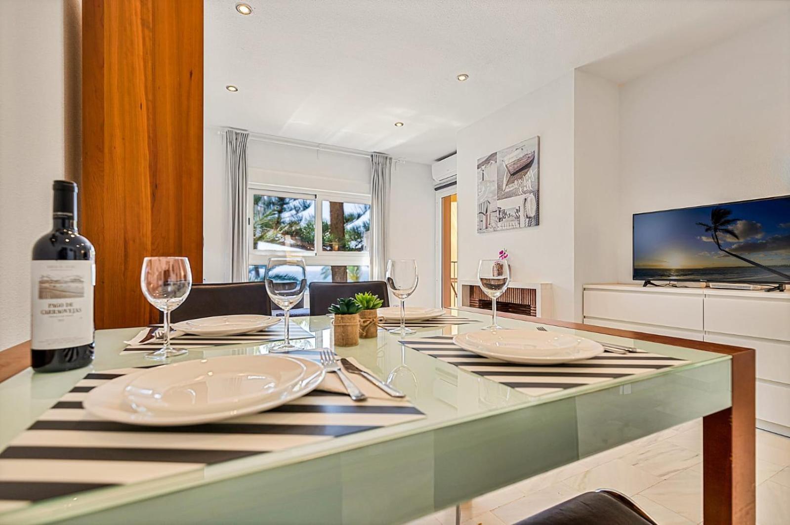 Beachfront Dona Lola Apartment